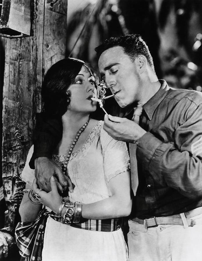 Глория Свенсон и Рауль Уолш в фильме "Сэди Томпсон" (1928)