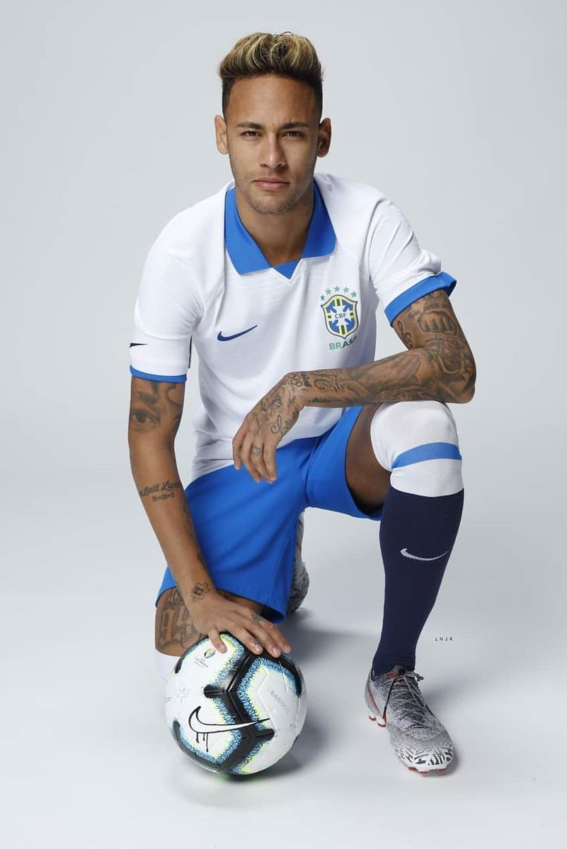 Футболист Нейма́р да Си́лва Са́нтос Жу́ниор