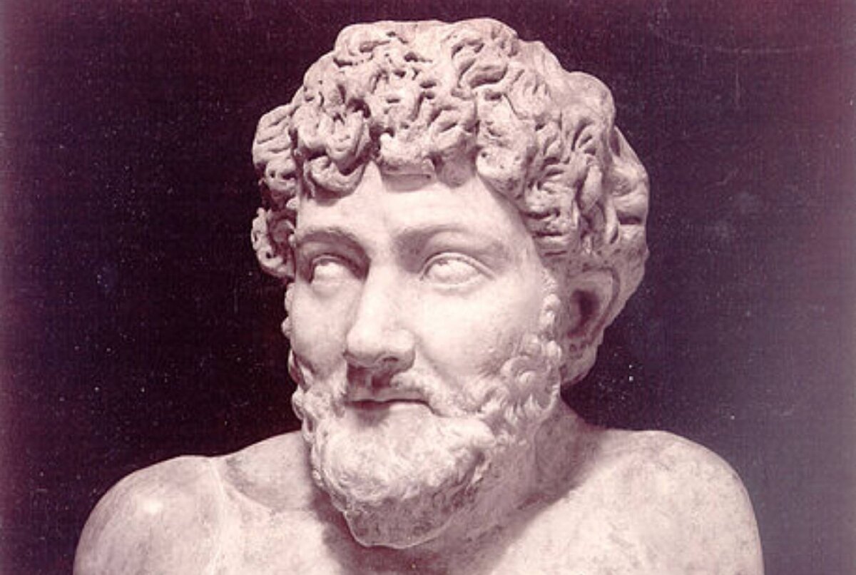 Эзоп - древнегреческий поэт-баснописец. Предположительно жил около 600 г до н. э.