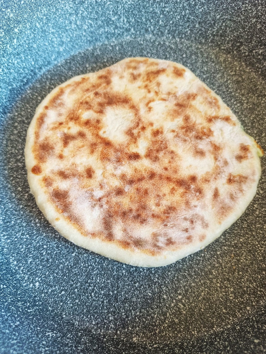 Вот такая лепёшка на сковороде у вас получится.