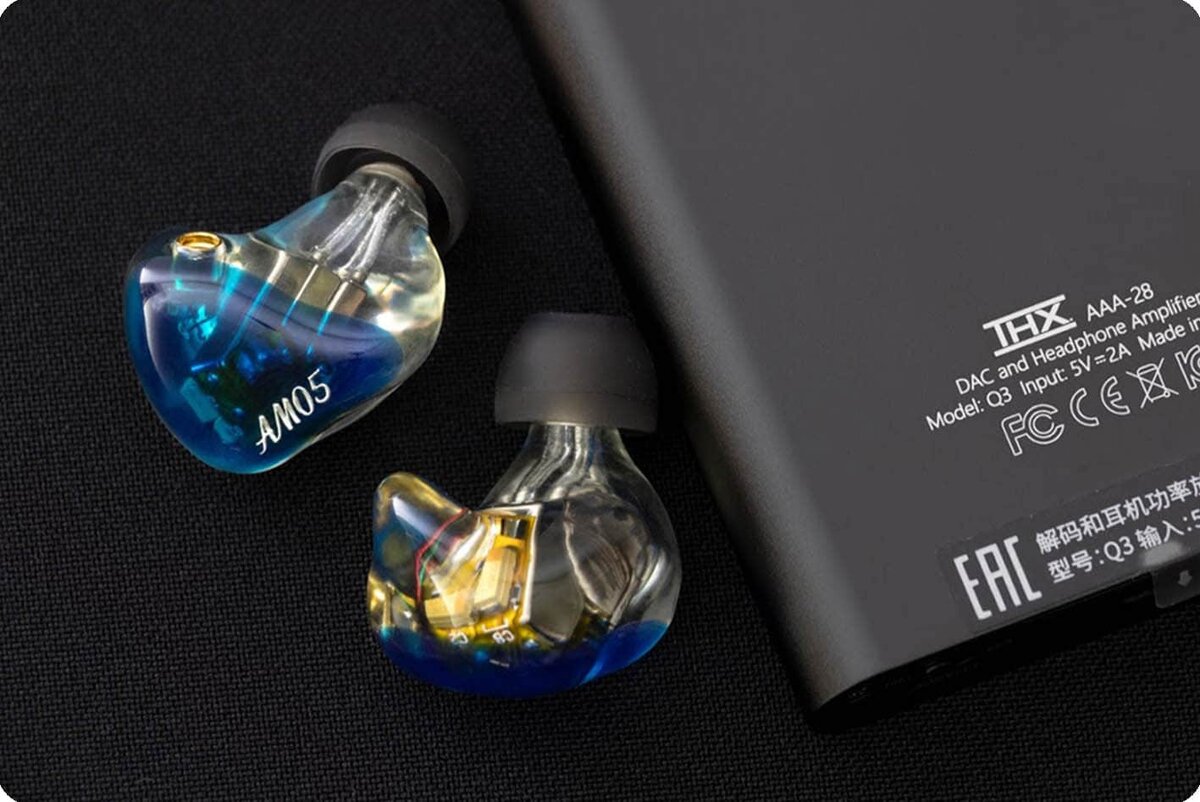 iBasso AM05 имеют 5 арматурных драйвером в каждом наушнике