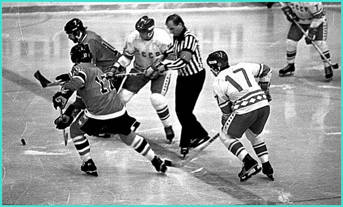 Изображение с Яндекс.Картинки (момент игры СССР и "будущих звезд НХЛ").
