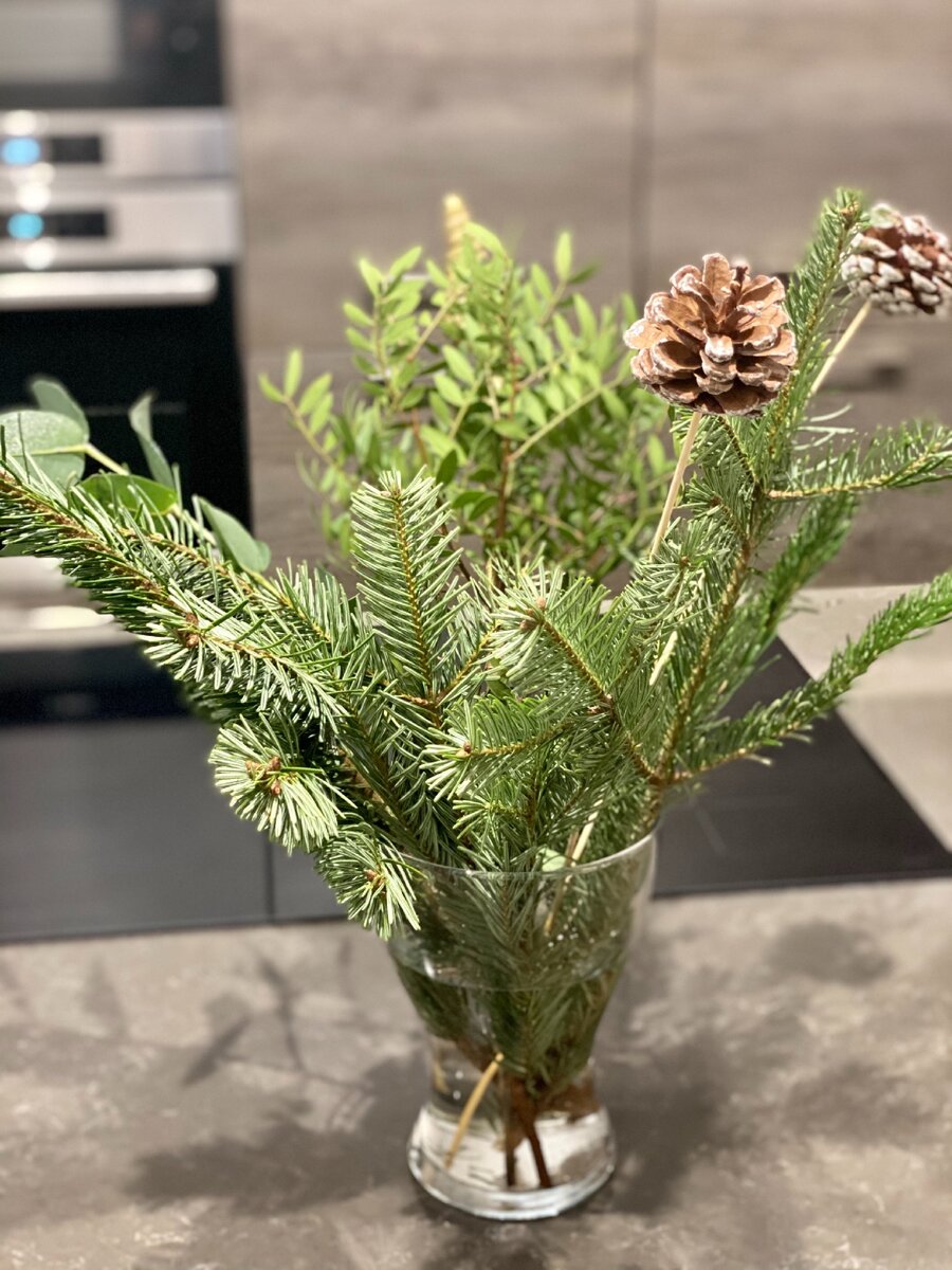 И новогодний букет, с невероятным запахом