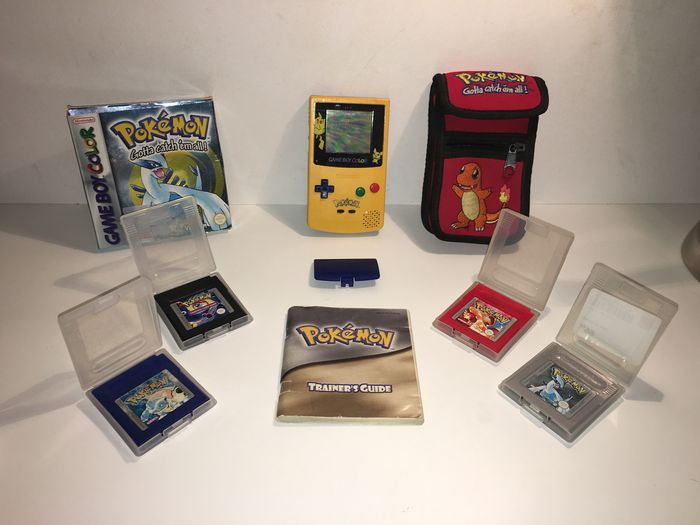 Pokemon edition. Покемон на геймбой колор. Геймбой Color покемон эдишн. Pokemon Gold Silver game boy. Game boy Pikachu.