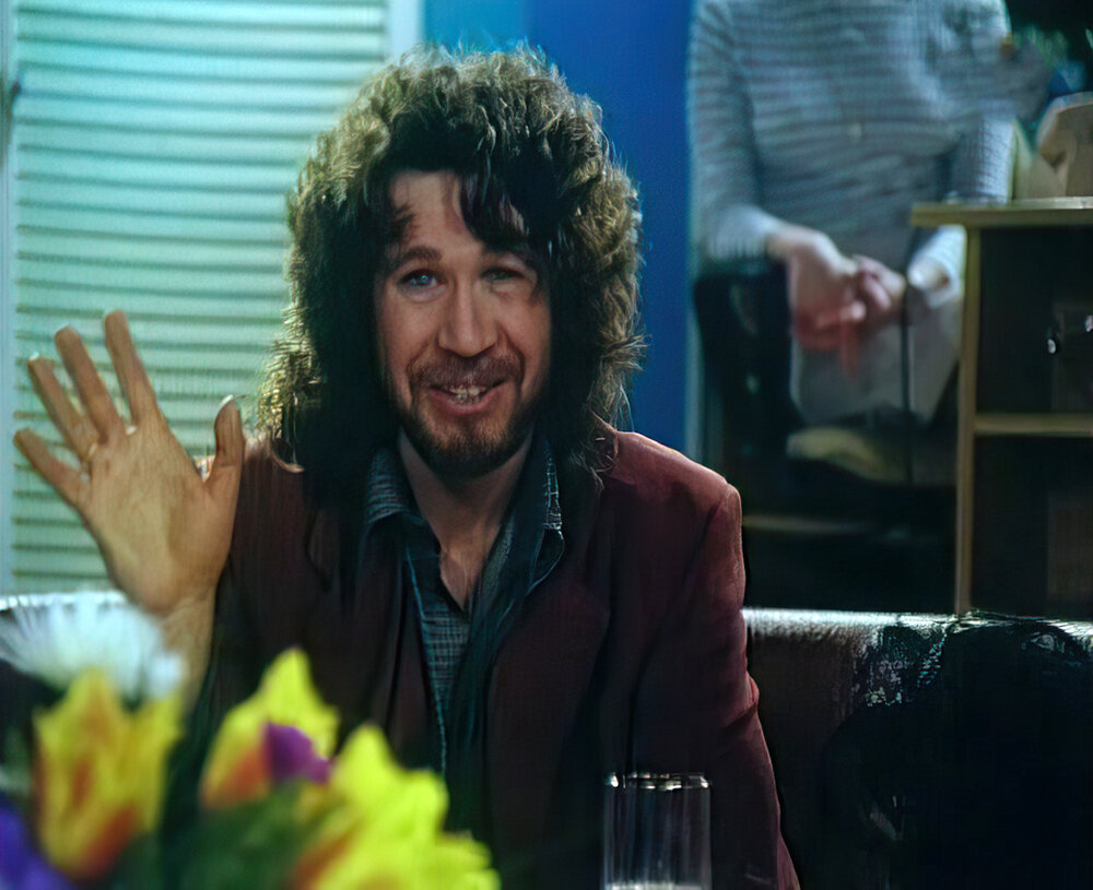 Семейная комедия «Привет от Чарли-Трубача» была снята в 1998-м году известным советским режиссёром Владимиром Грамматиковым.