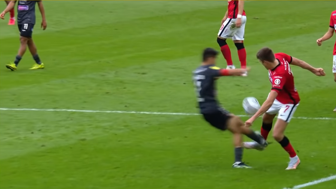 Листайте в сторону, там момент ближе