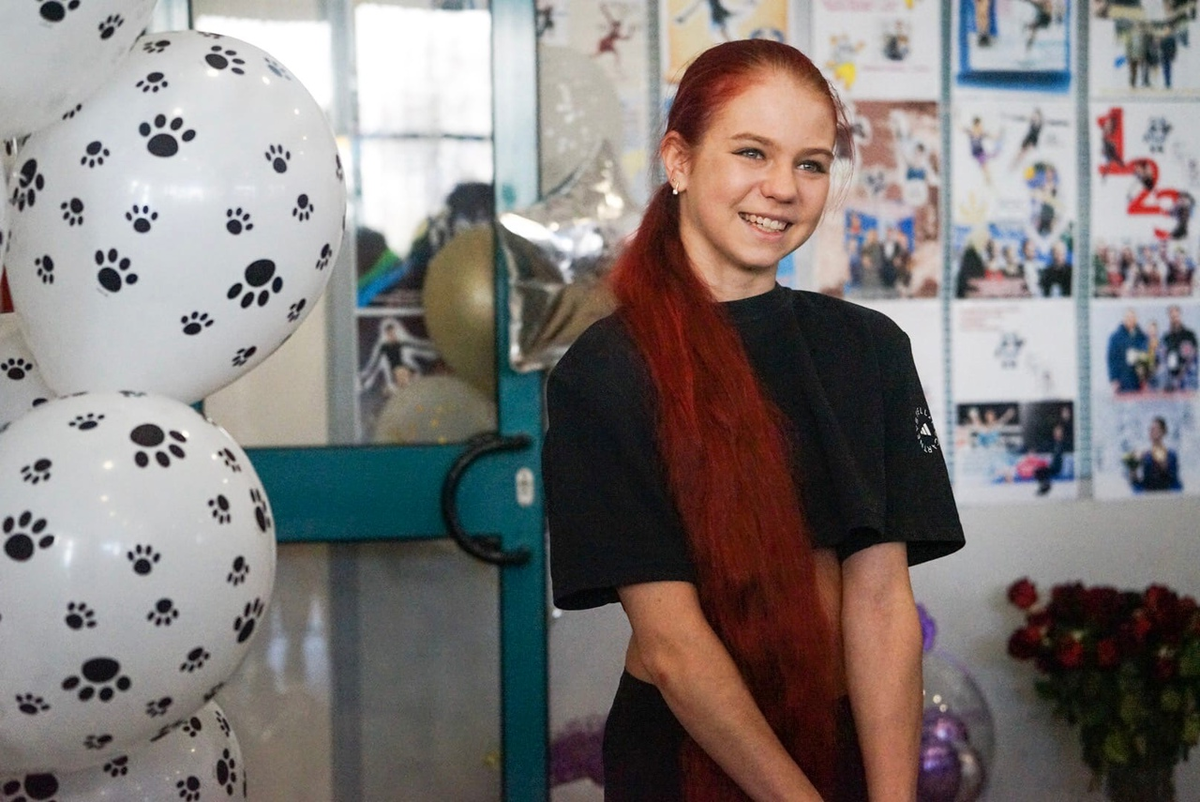 фото и видео из официальной группы Трусовой в ВК