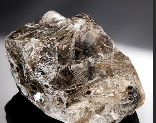 Фенакит дарит положительную энергию