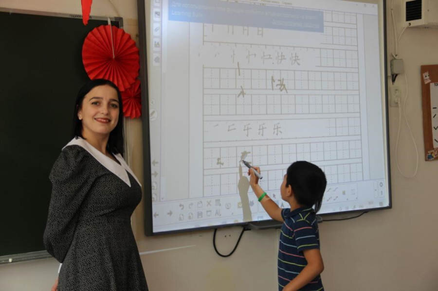 Кристина Николаева на уроке