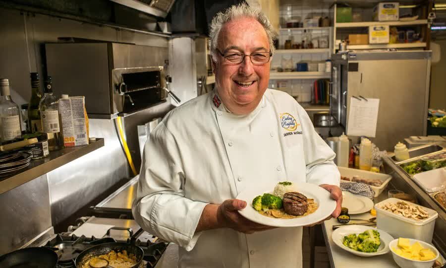    Королевский шеф-повар Даррен МакГрейди