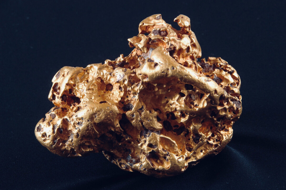 Самородок - природный элемент, кусок металла (платины, золота и т.д.)
