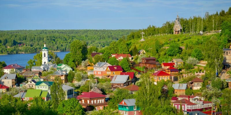 Плес - городок, где  местные жители  проводят необычные экскурсии, да так, что вам захочется вернуться еще раз.