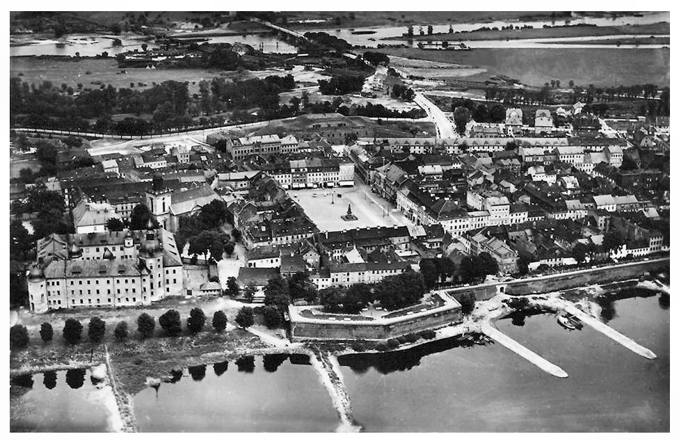 Мощные укрепления Кюстрина уцелели после Версальского договора частично