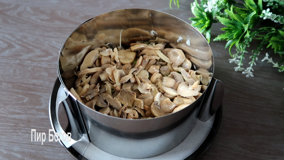 Салат «Мужские слезы» — лучшие классические рецепты с курицей, грибами, корейской морковью