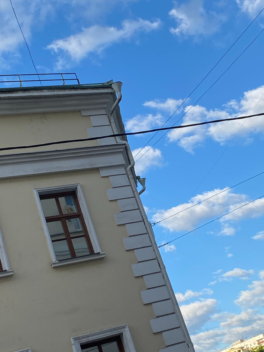 В этом доме бывал Ильич. Пречистенский-Большой Лёвшинский, на углу.