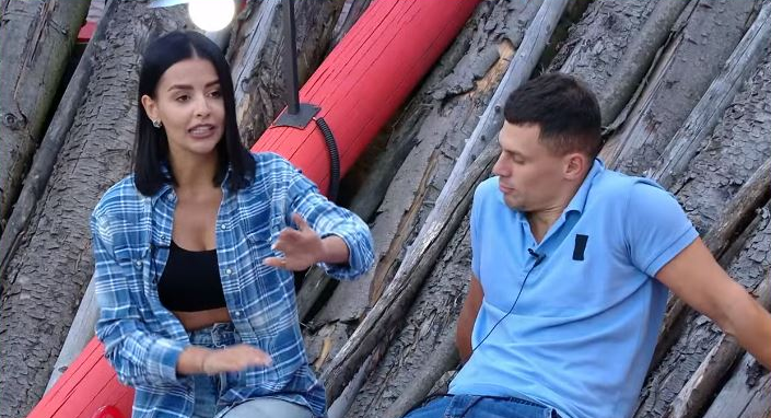 Дом 2 кристина бухинбалтэ и иван барзиков. И. Кристина и ваня дом 2. Юлия белая первый приход на дом 2. Дом 2 ваня барзиков и кристина.