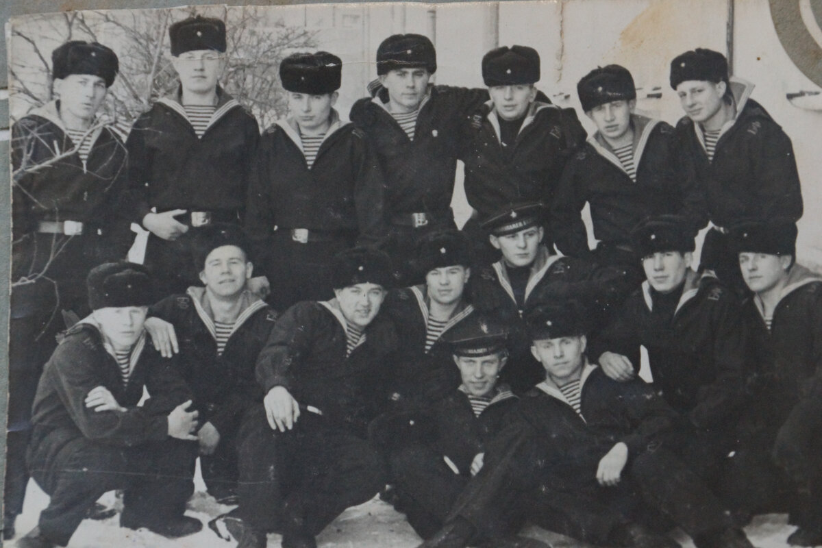 Курсанты, я на заднем плане, по центру.