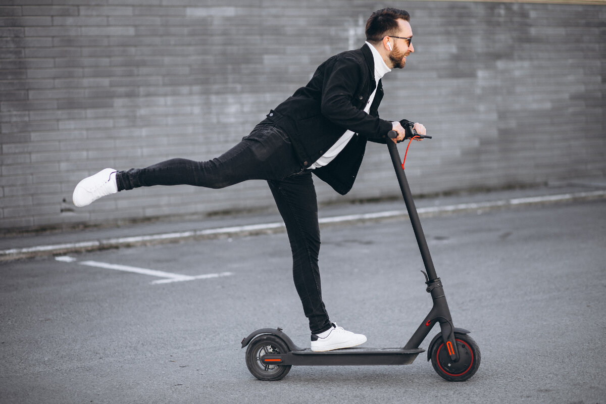 <a href='https://www.freepik.com/photos/electric-scooter'>Electric scooter photo created by senivpetro - www.freepik.com</a> 