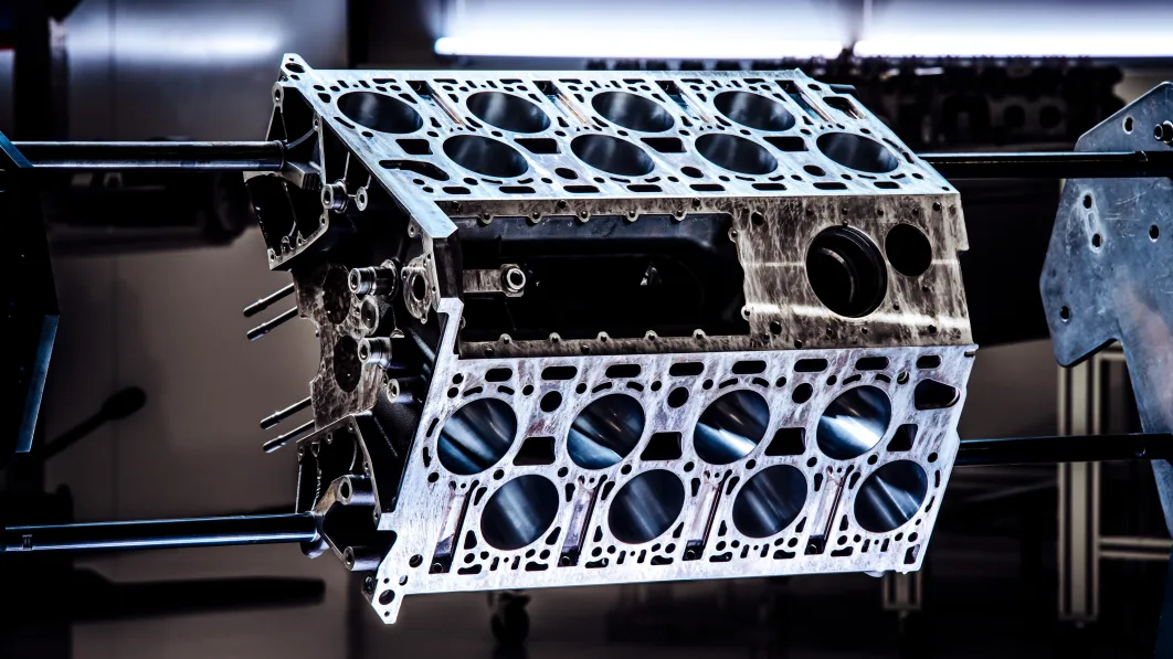 Двигатель бугатти w16. Bugatti veyron двигатель w16. Bugatti 8. Двигатель w12 бугатти. Двигатель w16.