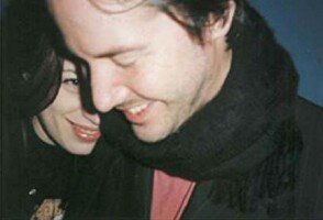 Source: Pinterest. Киану Ривз и Дженнифер Сайм. 1998 год. Лос-Анджелес. 