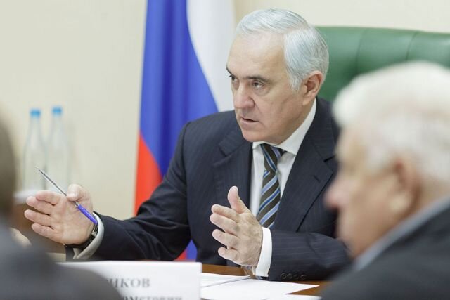    Что известно о новом после России на Кипре Мурате Зязикове? Досье