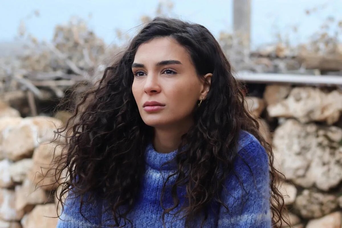 кадр из сериала "Ветреный"