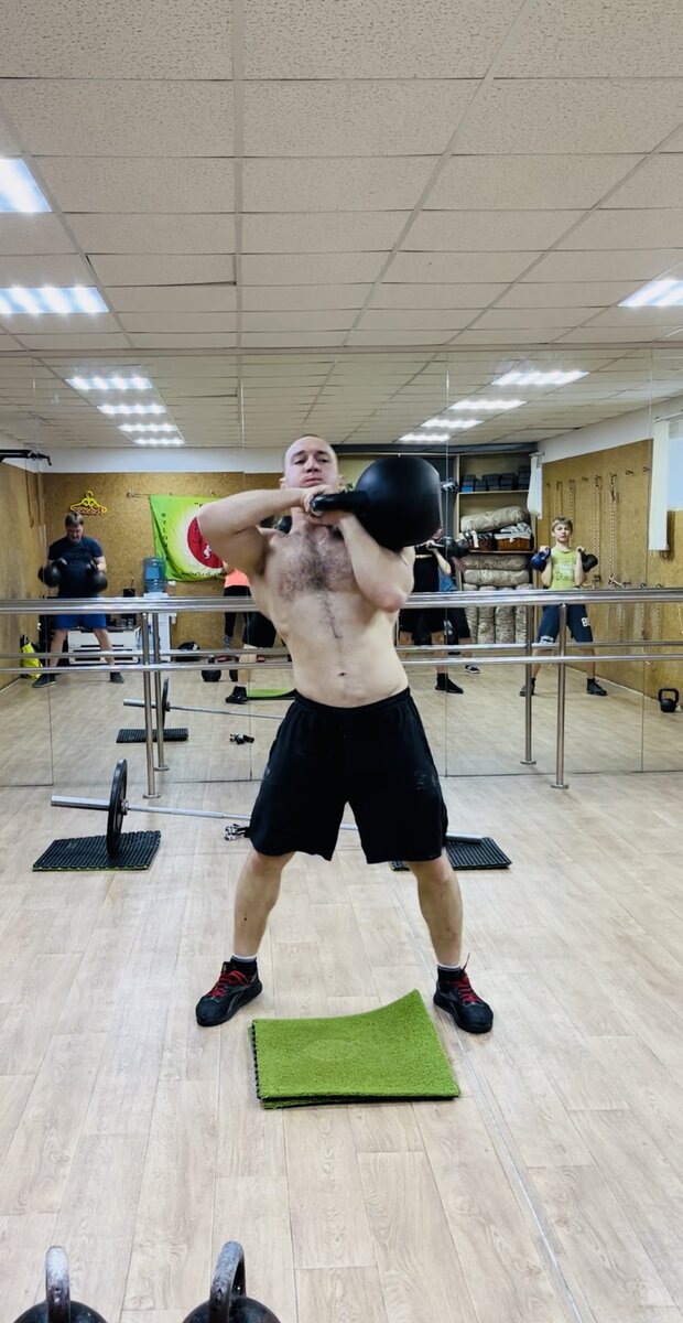 Взятие на грудь гири 72 кг. 