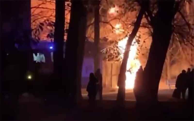 Горящий трансформатор 10/0,4 кВ на улице генерала Бочарова в Одессе