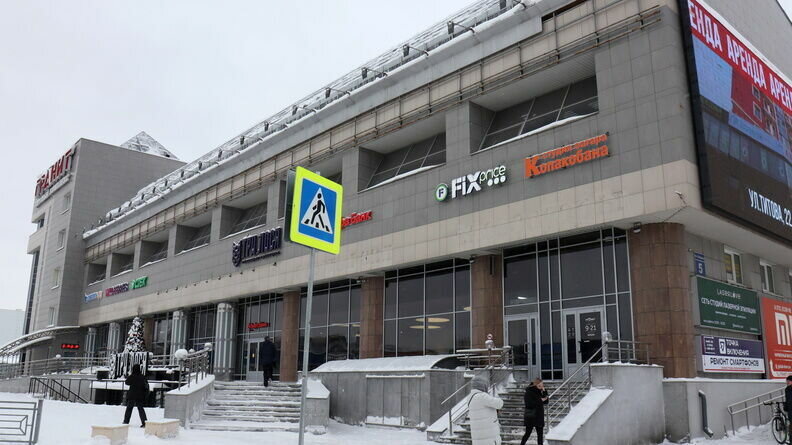     В Ростове-на-Дону хотят продать торговый центр Design Center West, который расположен на улице Доватора, объявление размещено на Avito.