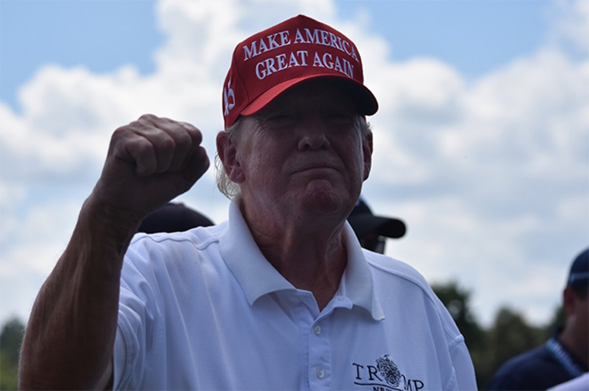    Дональд Трамп.