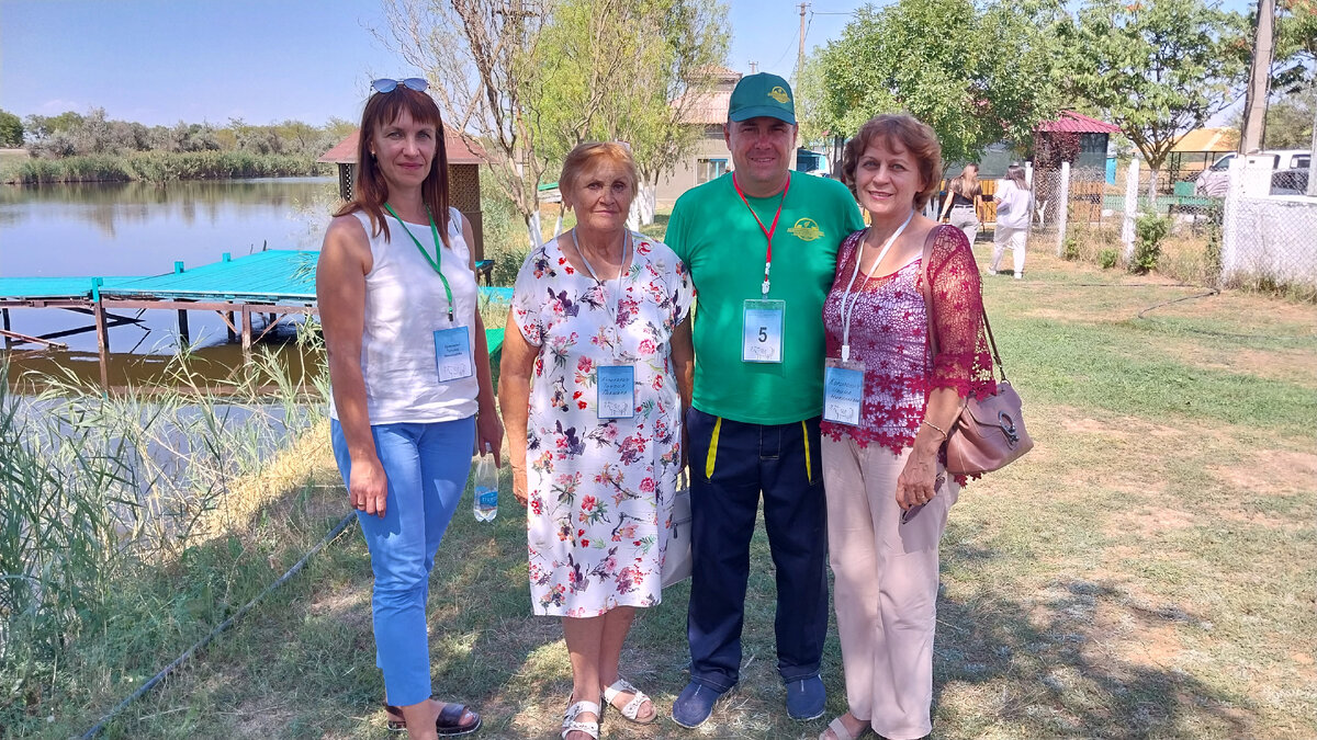 Группа поддержки Андрея Куриловича. Слева направо: представитель администрации Джанкойского района Татьяна Кравченко, мама Андрея Таисия Павловна и жена Ирина Николаевна.