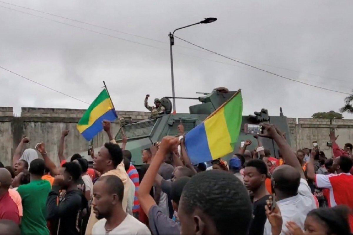    Военные в Габоне объявили об открытии границ страны