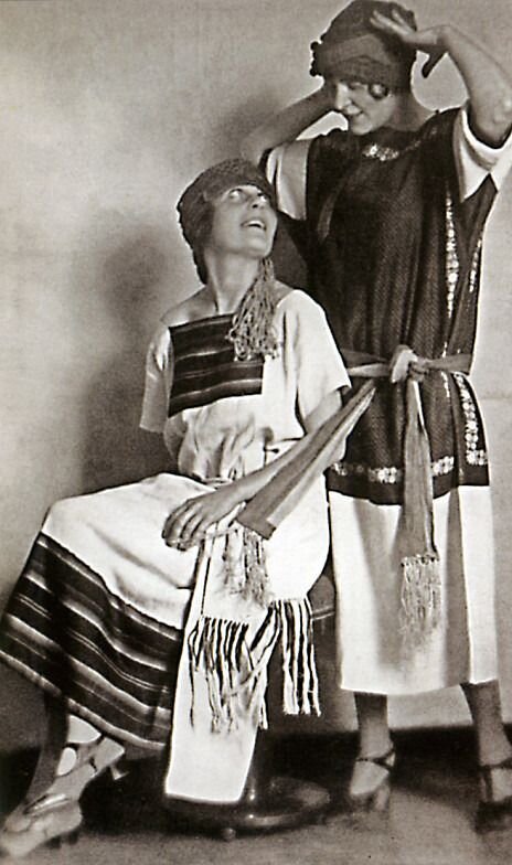 Лиля Брик и её сестра Эльза Триоле, 1925. Из фондов Государственного музея В.В. Маяковского