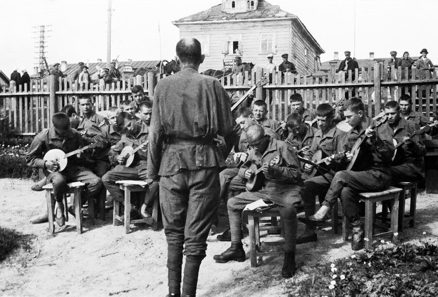 Из серии "Соловки. Поездка на Зеленые озера (Филимоновы)". 1933. Фотография Михаила Пришвина. Russiainphoto.ru.