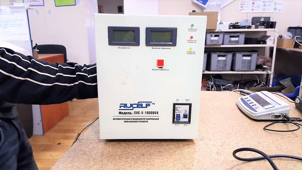 Не горит стабилизатор. Svc 10000va. svc 10000va на авито. блок диагностики стабилизатора. wds-10000va разборка.