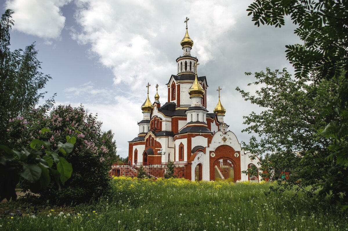 Храм надежды любови. Храм веры надежды Киров. Церковь Вера Надежда любовь Киров. Киров город храм веры, надежды, Любови и матери их Софии. Храм веры надежды любви Самара.