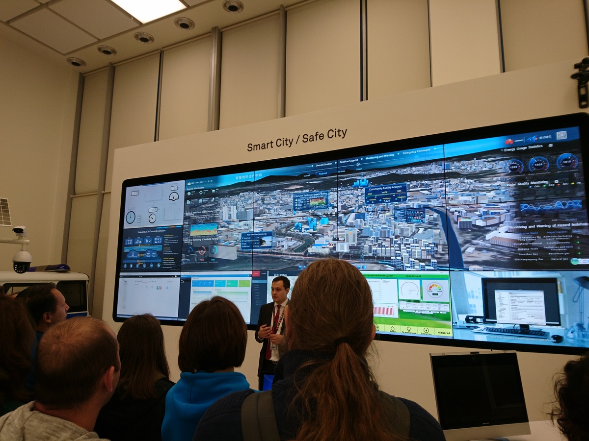 Если ваши дети почти два часа внимательно слушали пятерых спикеров, значит они хорошо воспитаны. Больше это ничего не значит. 