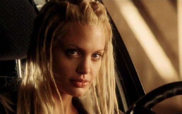 Анджелина Джоли в фильме "Угнать за 60 секунд" 2000 г.