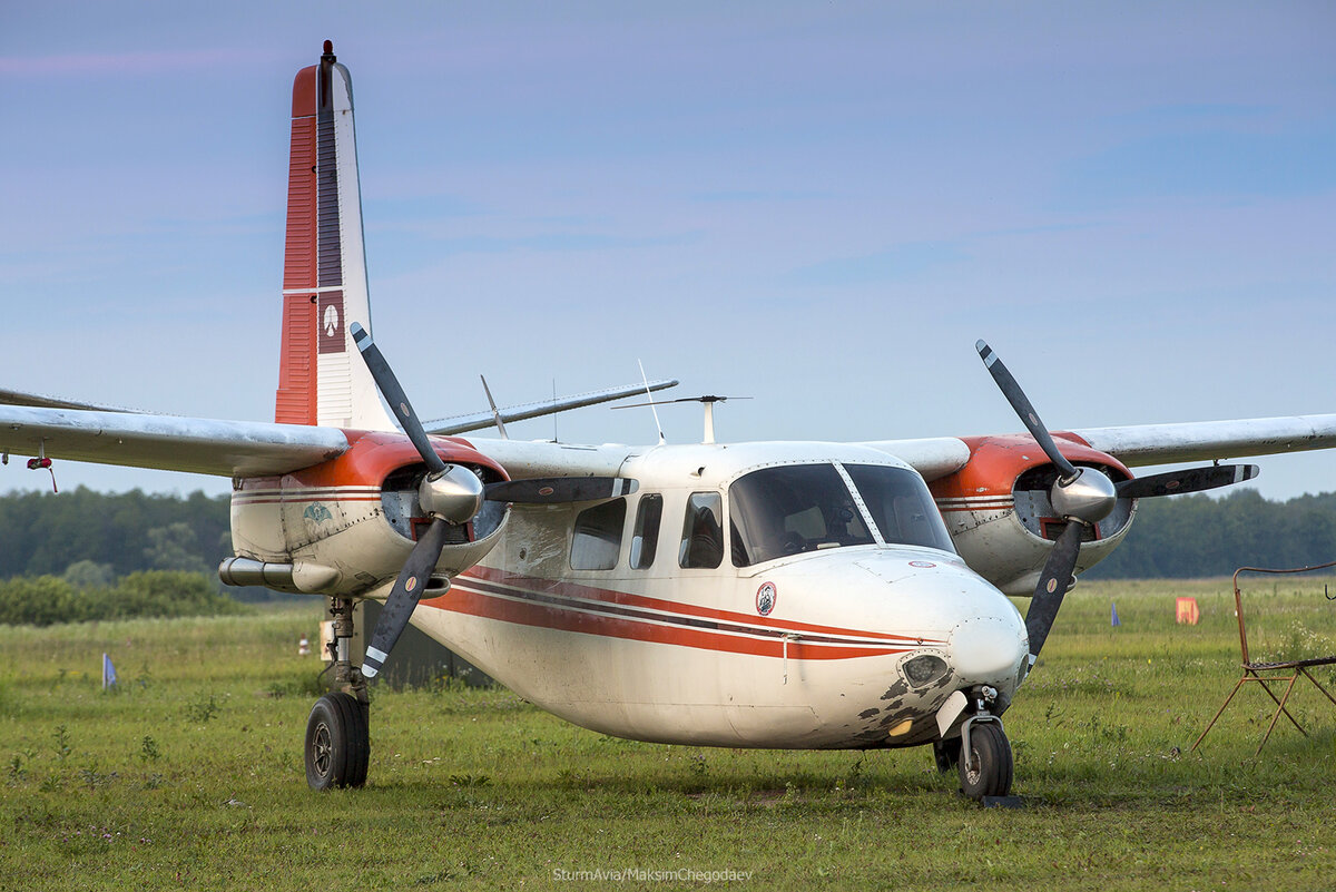 Air commander 500. Aircraft commander. Aero commander (aircraft manufacturer). Commander 112. Aero commander 112a.