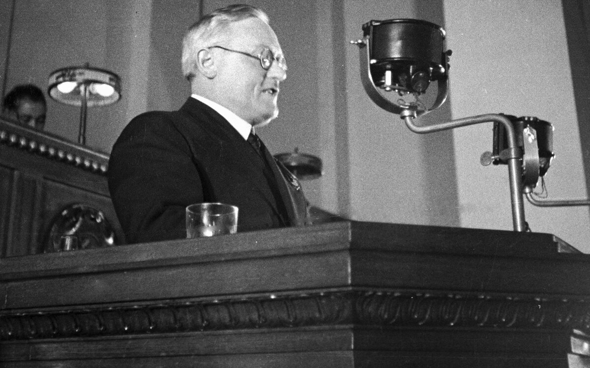 Знаток законов, яркий оратор, выдающийся прокурор... Фото: novayagazeta.ru