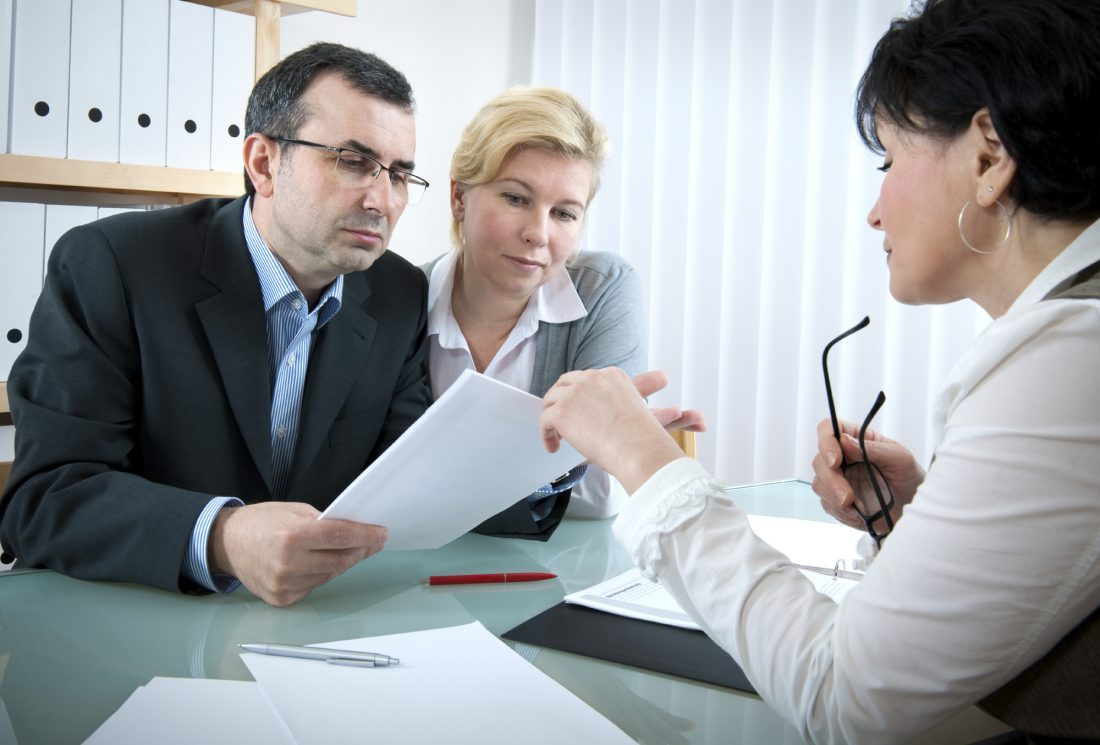 Специалисты "Моего юриста" проконсультируют вас совершенно бесплатно по всем юридическим и бухгалтерским вопросам.