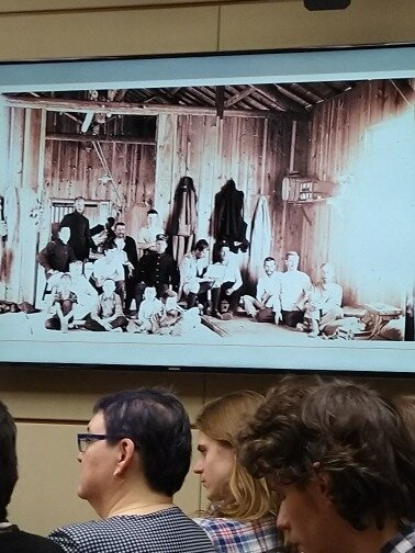 Фото, сделанное на встрече в Историческом обществе автором статьи.