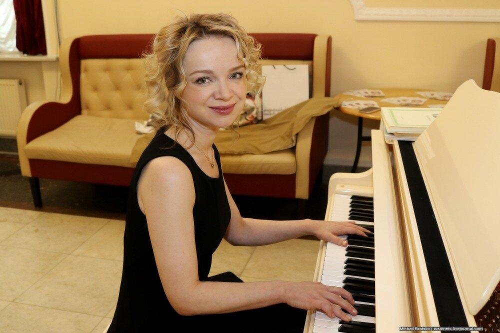 Профессиональная пианистка