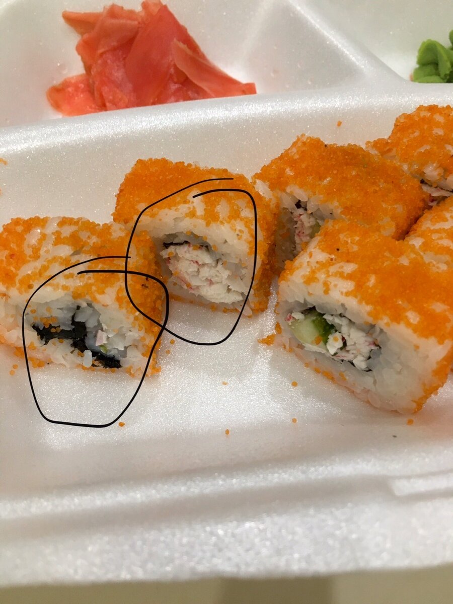 Купили сет в сушираме. Мало того, что вообще невкусный🤢, да-к к тому же рис то ли переваренный, то ли вперемежку с Краснодарским для приготовления каш. Кроме того разваливаются, когда макаешь в соус! А какие-то ингредиенты вообще решили не добавлять. Качество отвратительное