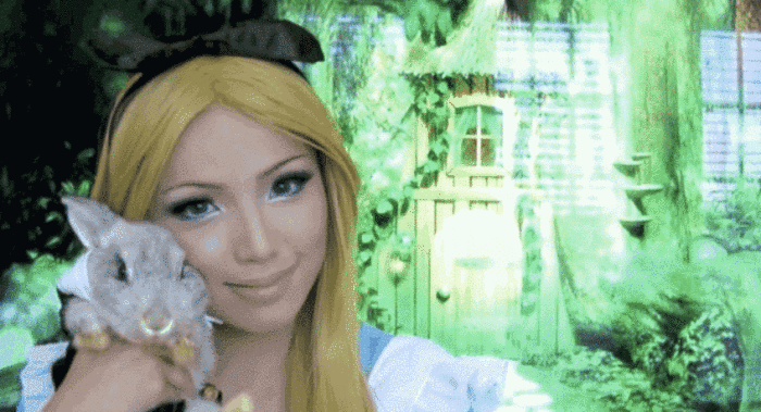 
Алиса, «Алиса в Стране чудес». Tamang Phan.


