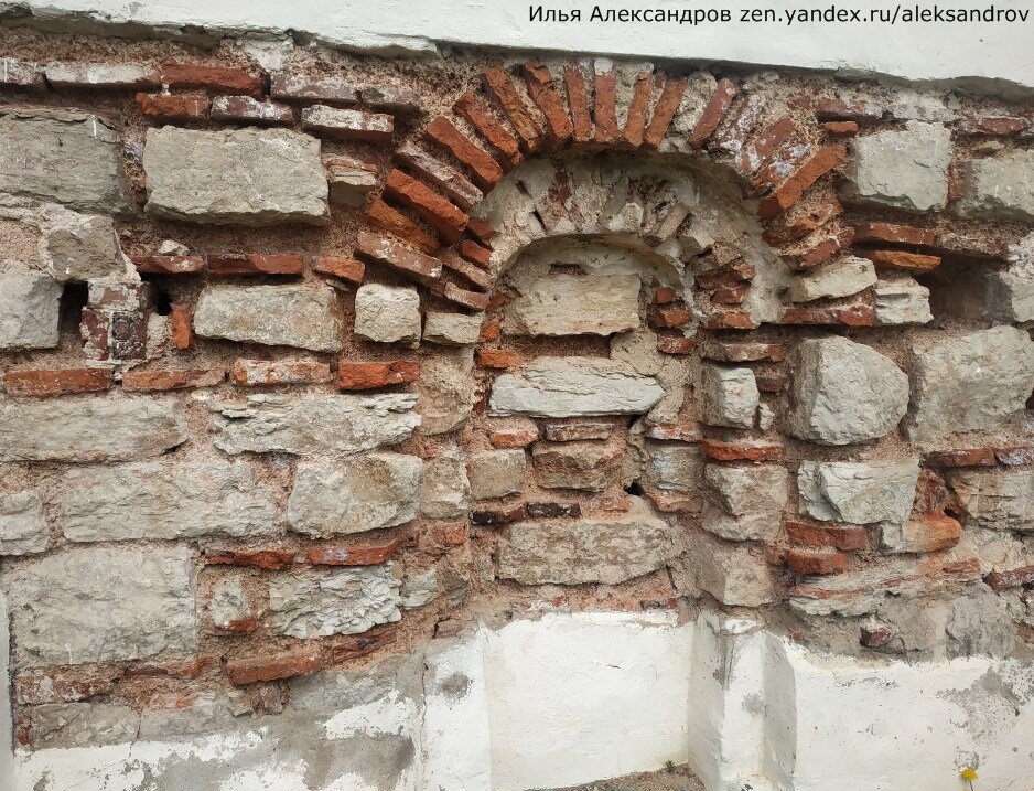Пример кладки в Юрьевом монастыре, ориентировочно 1030г. Из личного архива.