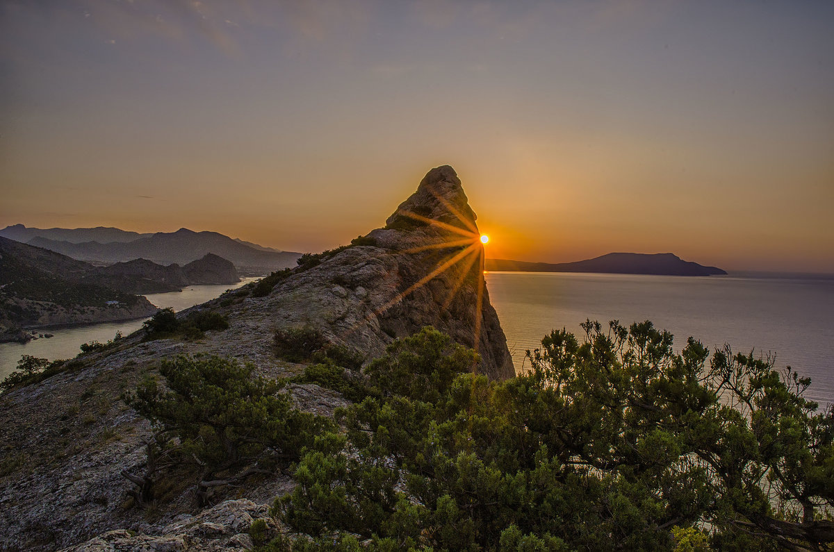 Гора Коба-Кая, пгт.Новый Свет, Республика Крым, Россия . Источник - suntime.com.ua 