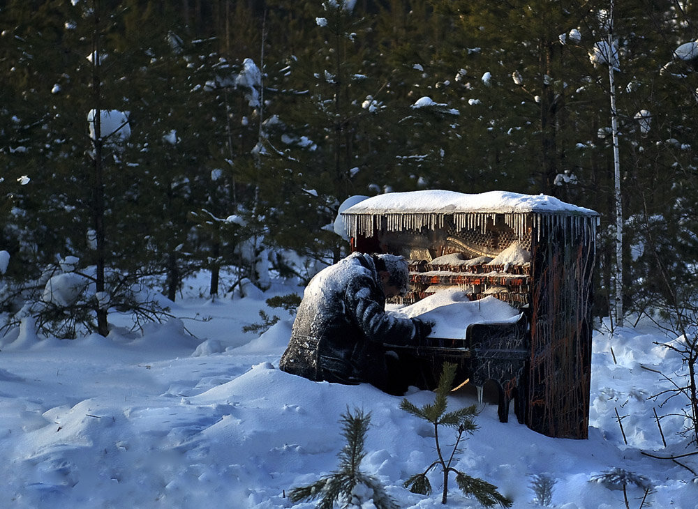 Музыка winter. Пианино в снегу. Рояль в снегу. Пианино в зимнем лесу. Пианино в Снежном лесу.