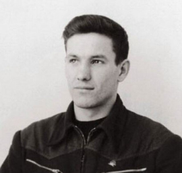 Борис Ельцин в молодости