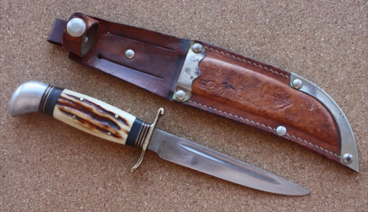 Большой охотничий нож шведского ножевого мастера Понтуса Хольмберга.